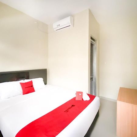 Reddoorz At Simpang Borobudur Blimbing  Extérieur photo